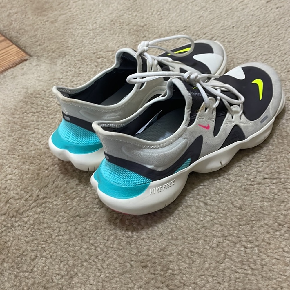 Nike free tennis shoes - Picture 4 of 4